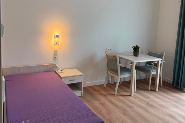 Zimmer Zimmer. Szene: DRK Pflegedienste Oelde
